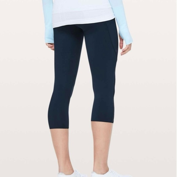 Lululemon Fast & Free Crop II 19” True Navy Nulux Leggings – Size 6, Like New - Picture 3 of 8
